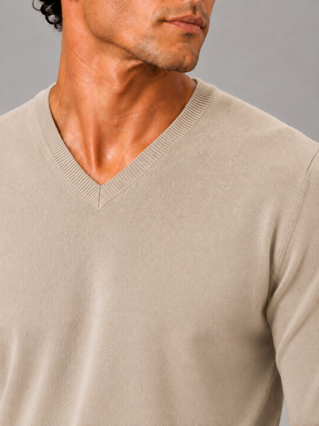 Men's V-neck sweater – Beige detail view – Edward & Lawsen