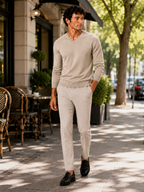 Men's V-neck sweater – Beige lifestyle view – Edward & Lawsen