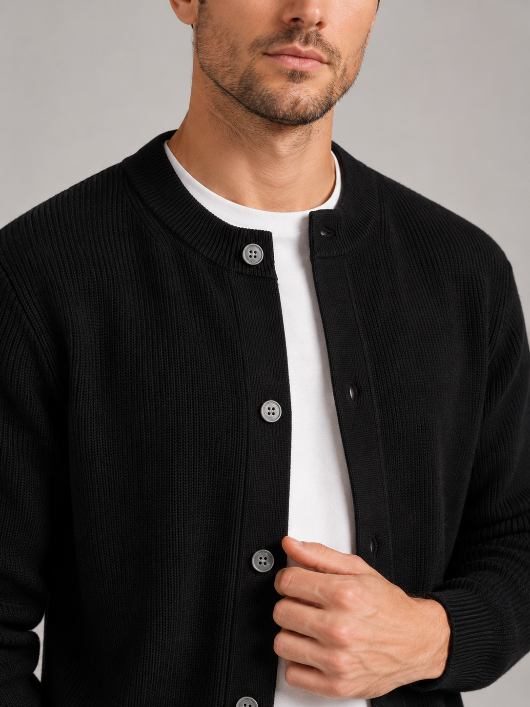 Men's crew neck cardigan sweater – Black detail view – Edward & Lawsen