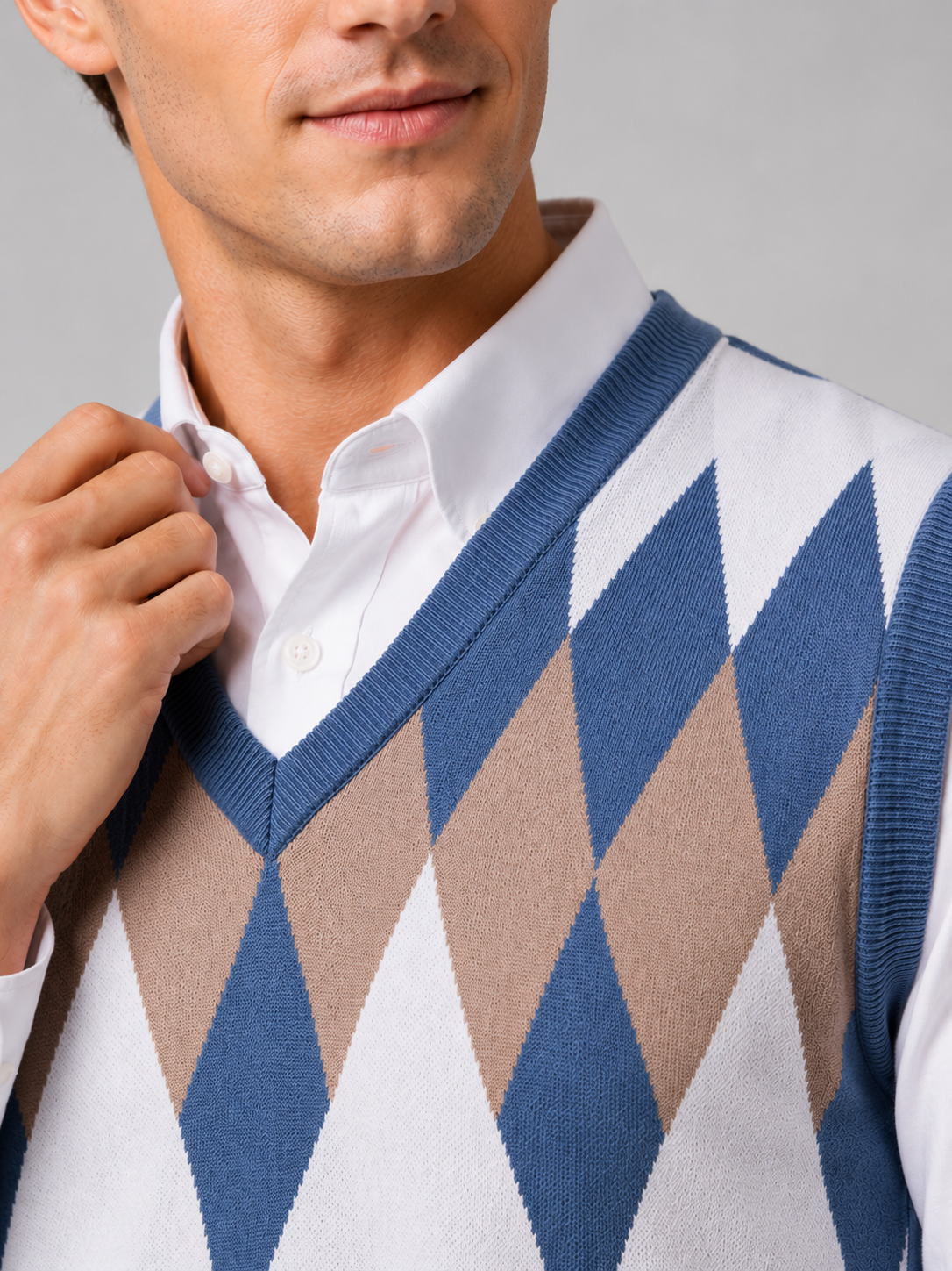 Men's argyle sweater vest – Blue detail view – Edward & Lawsen