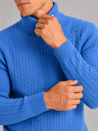 Men's cable knit turtleneck sweater – Blue detail view – Edward & Lawsen