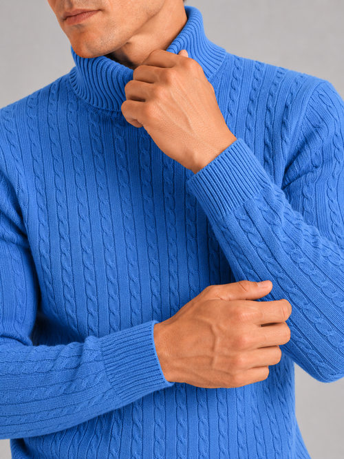 Men's cable knit turtleneck sweater – Blue detail view – Edward & Lawsen