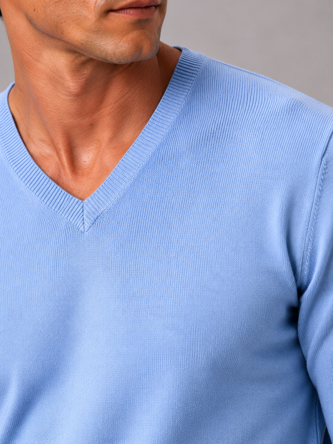 Men's V-neck sweater – Light Blue detail view – Edward & Lawsen