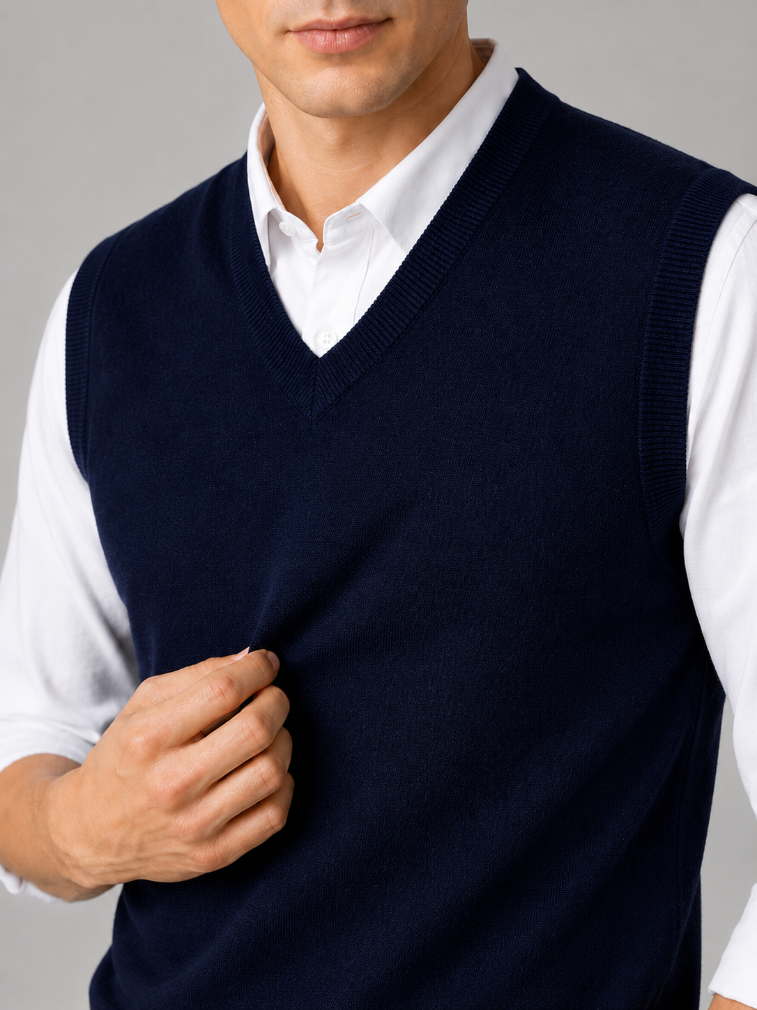 Men's solid color sweater vest – Navy detail view – Edward & Lawsen