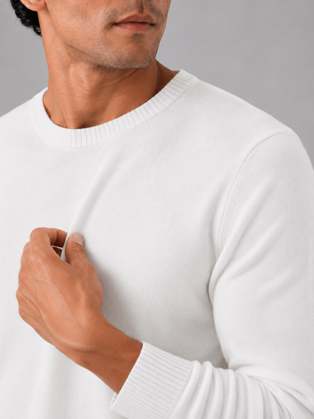 Men's crew neck knit sweater – White detail view – Edward & Lawsen