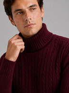 Men's cable knit turtleneck sweater – Wine detail view – Edward & Lawsen
