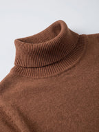 Men's slim fit turtleneck sweater – Brown detail view – Edward & Lawsen