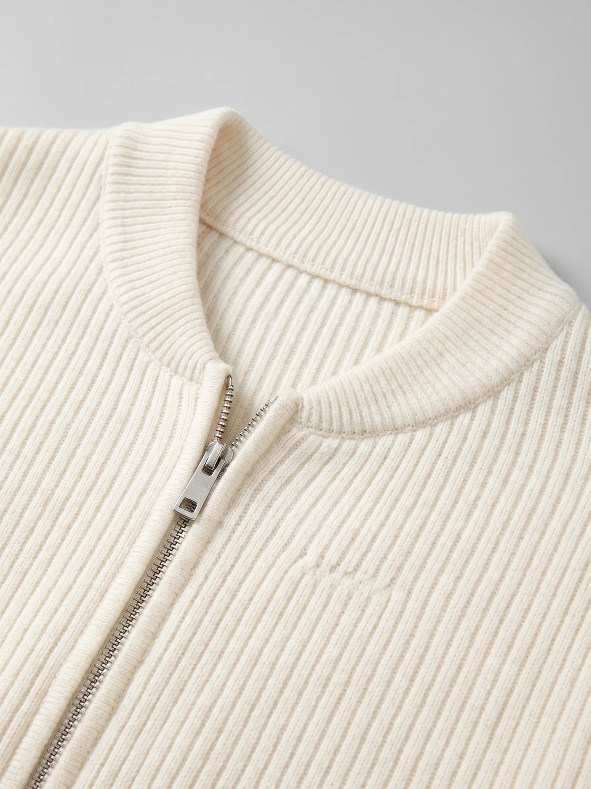 Men's zip-up stand collar cardigan – White detail view – Edward & Lawsen